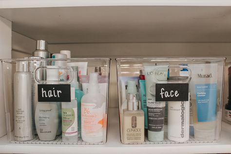 Hair Product Organization Small Space, Organizing Bathroom Products, Hair Product Organization Bathroom, Skincare Organization Bathroom, Toiletry Organization, Organisation Station, Washroom Organization, Bathroom Makeup Storage, Product Organization