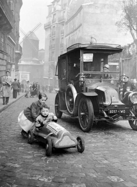 https://flic.kr/p/WWNwmW | Paris 1920 Paris 1920s, Foto Transfer, Old Paris, Paris Vintage, Sponge Bob, Paris Photo, Vintage Paris, Time Photo, Black White Photos