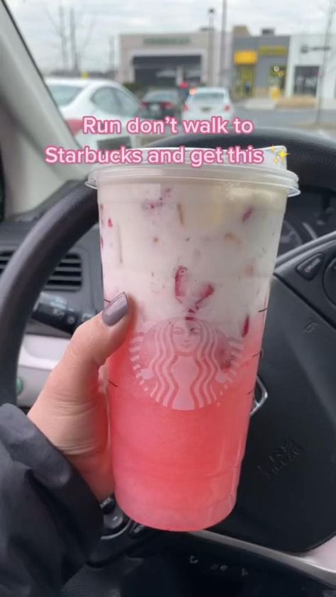 Coffee Drinks Starbucks, Refresher Starbucks, Starbucks Drink Menu, Drinks Starbucks, Starbucks Secret Menu Recipes, Cold Starbucks Drinks, Starbucks Drinks Diy, Secret Starbucks Recipes, Iced Starbucks Drinks