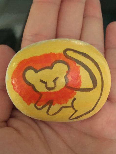 Lion King painted rock Ideas To Do With Friends, Painted Rock Ideas, King Painting, Diy Rock Art, Rock Painting Ideas, Painted Rocks Kids, Painted Rocks Craft, Painted Rocks Diy, Rock Painting Ideas Easy