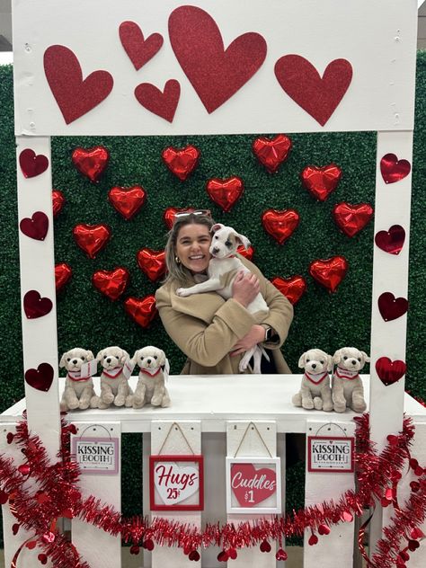 Pet Store Event Ideas, Pet Expo Booth Ideas, Animal Shelter Event Ideas, Dog Photo Booth, Animal Shelter Photoshoot, Diy Dog Kissing Booth, Kissing Booth For Dogs, Dog Kissing Booth, Animal Shelter Donation Ideas