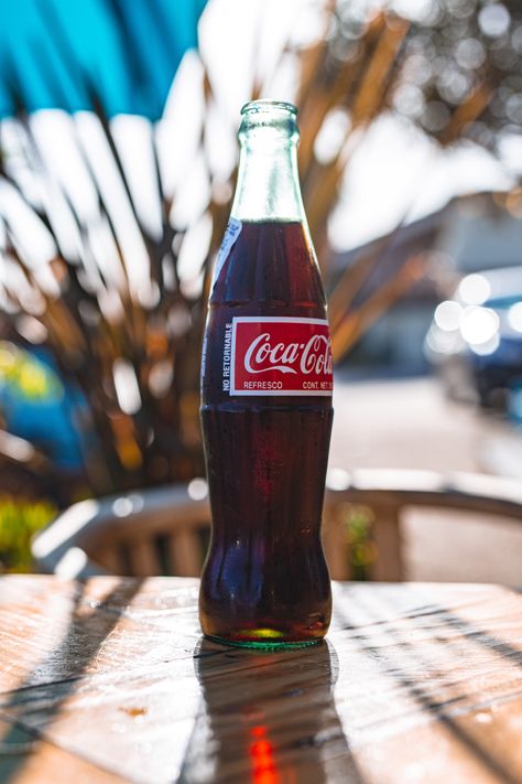 Mexican Coke, Mexican Coke Aesthetic, Coke In A Glass Aesthetic, Coke Cola Zero Aesthetic, Mexican Coke Bottles, Coke Glass Bottle Aesthetic, Coke Glass Bottle, Mexican Drinks, Coke Bottle