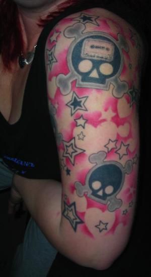 Bimbocore Tattoos, Scenecore Tattoo, Plur Tattoo, Domo Tattoo, Scene Tattoo Ideas, Early 2000s Tattoos, 2000s Tattoos, Scene Tattoos, Emo Tattoos