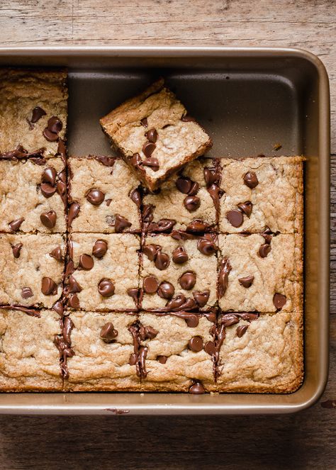 A quick, simple recipe for Chocolate Chip Cookie Bars. Chewy Chocolate Chip Cookie Bars, Pumpkin Ice Cream Recipe, Chocolate Chip Cookie Bar Recipe, Soft Chewy Chocolate Chip Cookies, Pumpkin Ice Cream, Chocolate Chip Bars, Chocolate Chip Cookie Bars, Dessert Aux Fruits, Buttery Cookies