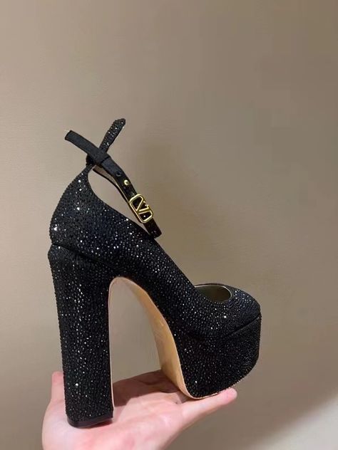 Valentino High Heels, Prom Shoes Black, Valentino Heels, Trendy High Heels, Heels Wedge, Shoes And Sneakers, Shoes Heels Classy, Boots For Short Women, Prom Heels