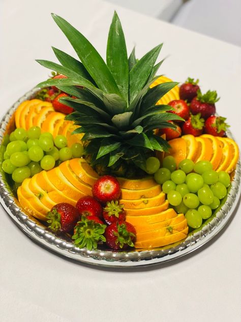 Ninja Fruit, Fruit Tray Designs, Cursed Cakes, Carving Watermelon, Fruit Platter Ideas Party, Farm Fruit, Carving Fruit, Fruit Buffet, Amazing Food Platters