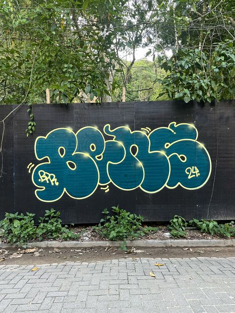 Graffiti B, Graffiti Workshop, Train Graffiti, Graffiti Text, Graffiti Lettering Fonts, Graffiti Writing, Graffiti Doodles, Graffiti Style Art, Graffiti Wall