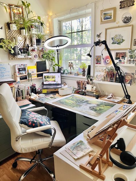 Art Corner Studio, Artist Office, Dream Art Room, Artist Desk, Dream Art Studio, Artist Workspace, Home Art Studio, Studio At Home, Art Studio Space