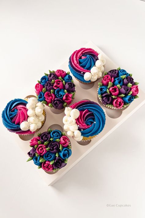 Six vanilla cupcakes with swirls or flowers in the colors of the bisexual flag. The colors are shades of pink, purple, and blue. Bisexual Flag, Pink And Blue Flowers, Vanilla Cupcakes, Pride Month, Cupcakes Decoration, Future Wedding, Coming Out, Food Inspiration, Blue Flowers