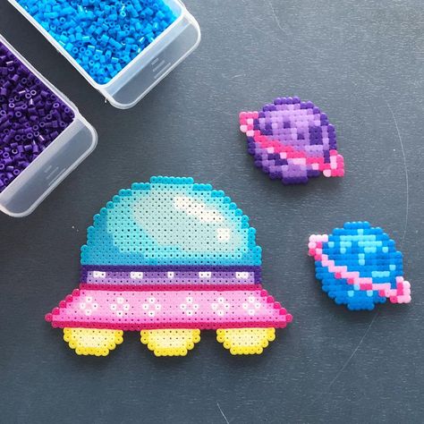 Mattina Sundqvist on Instagram: “I messed up the ironing on this one, but I think it’s cute and wanted to show it anyway. 👽👽 . . . . . . #perlerbeads #perler #beads #hama…” Melty Bead Patterns, Pearl Beads Pattern, Easy Perler Beads Ideas, Fuse Bead Patterns, Art Perle, Hama Beads Design, Perler Bead Designs, Perler Bead Templates, Perler Crafts