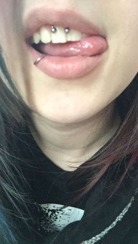 Smiley / lip ring Left Lip Piercing, Inner Lip Piercing, One Side Lip Piercing, Spider Bite Lip Piercing, Single Lip Piercing, Lip Piercing On Small Lips, Small Lip Piercing, Cute Facial Piercings Lips, Lip Peicerings