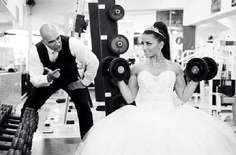 Gym wedding Couples Who Workout Together, Wedding Workout Plan, Swole Mates, Gym Photoshoot, Wedding Workout, Gym Wedding, Fit Couple, Fit Couples, In The Gym