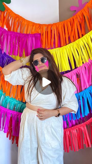 CozyyyLilCorner - DIY and Home Decor on Instagram: "🎨 Day 2 of 7 Days of Colourful DIYs 🌈   Dive into the spirit of Holi with this vibrant and cost-effective DIY setup/backdrop!  Transform your space into a riot of colors with our super simple tutorial. Using just kite paper and some splash cutouts, you can create stunning fringe garlands in your favorite hues and chart papers cutouts for under Rs 150 ! Let your creativity soar as you craft a backdrop that’s as vibrant as the festival itself. Get ready to immerse yourself in the joyous celebration of colors! 🎉   (DIY, Holi Prep, Colorful Celebrations, Budget Friendly Crafts, Holi DIY, Holi Hai)" Holi Backdrop Ideas, Kite Paper Decoration Ideas, Holi Theme Decoration Ideas, Holi Backdrop, Diy Paper Backdrop, Holi Wall Decorations Ideas, Holi Decorations Ideas, Diy Backdrop Ideas Photo Shoots, Holi Event Decor