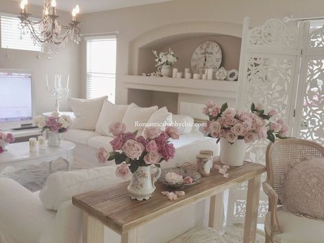 Romantic Living Room, Shabby Chic Living, Shabby Chic Living Room, Salon Interior Design, Country Living Room, Chic Living Room, Shabby Chic Kitchen, Living Room Diy, White Furniture