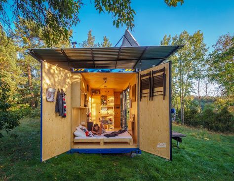 Shipping Container Homes & Buildings: DIY Small Off-Grid 20 ft Shipping Container Home 20ft Shipping Container, Shipping Container Cabin, 20ft Container, Container Cabin, Off Grid Cabin, Building A Tiny House, Best Tiny House, Container House Plans, Shipping Container House