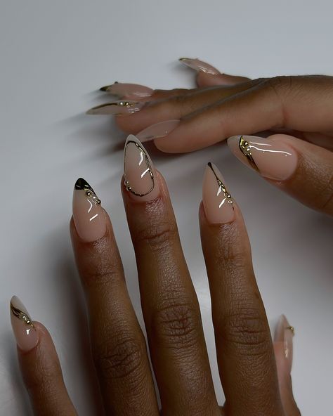 Goldie 🏅 Gems On Nails Ideas, Wedding Nails Black Women, Nail Design With Gems, Birthday Nails Almond, Fall Toe Nails, Almond Nail Designs, Art Deco Nails, Work Nails, Vibrant Nails