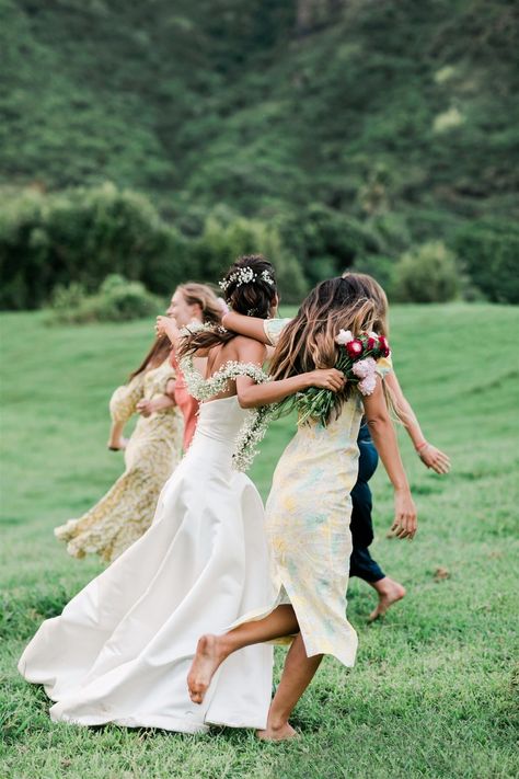 Hawaiian Hula Dance, Hawaiian Wedding Dress, Wedding Schedule, Kauai Wedding, Vogue Wedding, Sacred Valley, Hawaiian Wedding, Garden Party Wedding, Monique Lhuillier