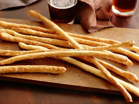 Alton Brown Pretzel Recipe, Hard Pretzels Recipe, Hard Pretzels, How To Make Pretzels, Brown Food, Pretzels Recipe, Alton Brown, Snack Attack, Healthy Appetizers