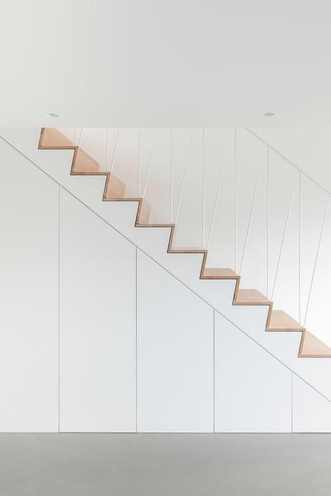 Steep Stairs Solution, تحت الدرج, Stairs To Heaven, 2020 Photography, Stairs In Living Room, Rv Homes, Wooden Staircases, Wooden Stairs, Stair Steps