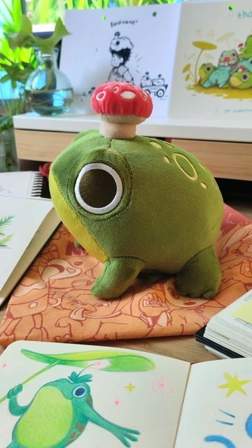 Plant Stuffed Animal, Frogs Plushies, Random Stuff To Buy, Stuff Animals Plush, Fun Things To Buy, Cute Things To Buy, Frog Things, Plushie Ideas, Frog Stuffed Animal