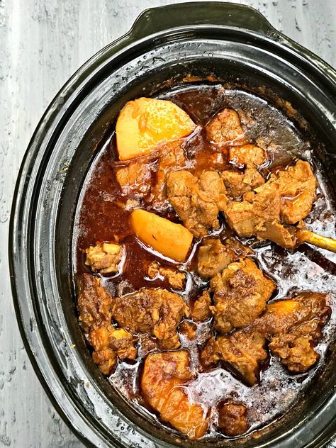 Slow Cooker Mutton Recipes, Indian Slow Cooker Recipes, Mutton Stew, Carnivore Recipes, Mutton Chops, Mutton Curry, Slow Cooked Meat, Mutton Recipes, Using A Pressure Cooker