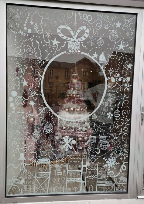 Christmas Window Displays Retail Store Fronts, Xmas Window Painting, Winter Window Painting Ideas, Holiday Window Painting, Window Decoration Ideas, Winter Window Display, Painted Window Art, Holiday Window Display, Christmas Window Painting