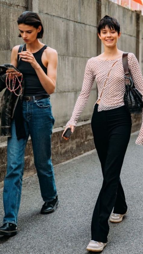 New York City Style Fashion, Berlin Outfit Summer, Berlin Street Style Underground, Berlin Street Style, Narrow Sunglasses, Berlin Fashion Street, Berlin Style, Black Baggy Jeans, Fashion Evolution