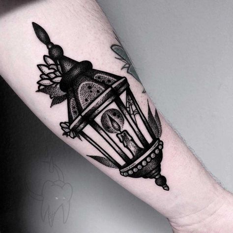 Blackwork lantern tattoo on the left forearm Lantern Tattoo Design, Gotik Tattoo, Sky Tattoos, Tattoo Black And White, Lantern Tattoo, Neotraditional Tattoo, White Lantern, Candle Tattoo, Goth Tattoo