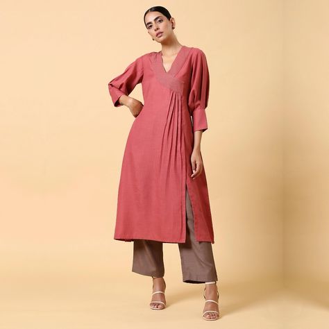 Affordable elegance meets everyday ease! ✨ From cozy days at home with your favorite book to casual coffee catch-ups, these chic kurta sets offer the perfect balance of comfort and style. Shop now on www.aurayafashion.com #aurayafashion #affordablefashion #comfortandstyle #shopnow #shoponline Linen Kurti Design, A Line Kurti, Simple Kurta, Red Kurta, Cotton Wrap Dress, Kurta Patterns, Kurta Pant Set, Simple Kurta Designs, Kurti Patterns