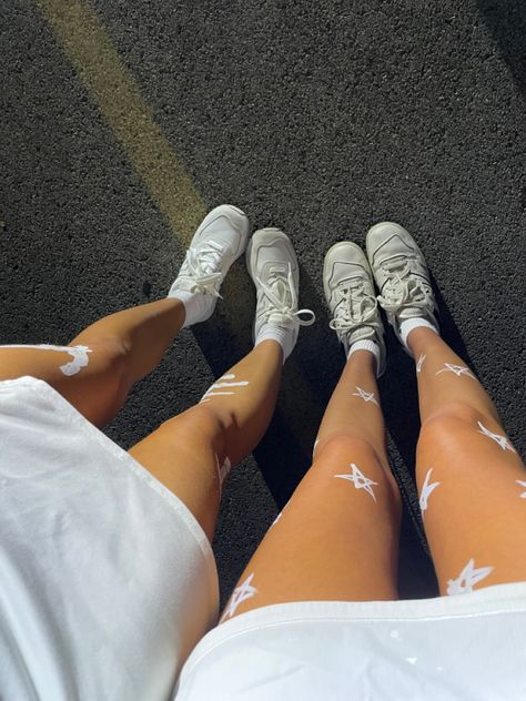 Friday night football, leg painting inspo Football Game Leg Paint Ideas, Football Game Paint Ideas, School Spirit Face Paint, Football Face Paint, Body Doodles, Friday Night Football, White Face Paint, Leg Art, Leg Painting