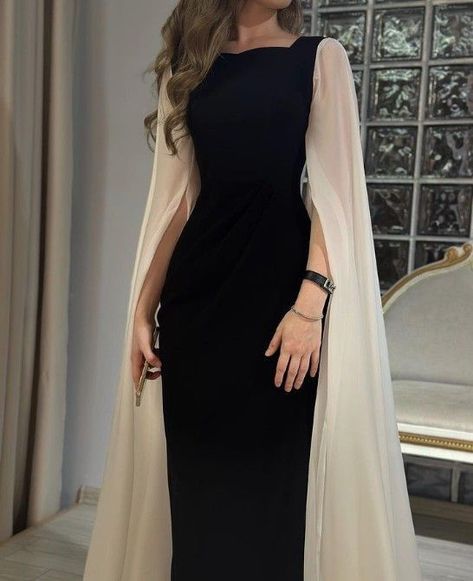 note Black Tight Prom Dress, Tight Prom Dresses, Chiffon Sleeves, Dresses Formal Elegant, Elegant Dresses Classy, Elegant Party Dresses, Evening Gowns Elegant, Prom Dress Inspiration, Ball Gowns Evening