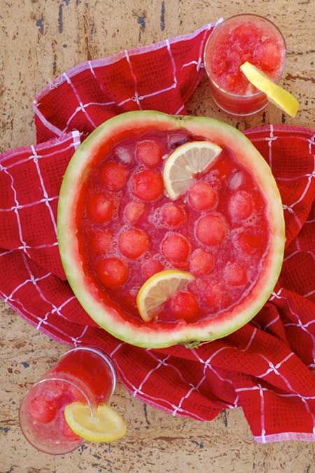 Make a Delicious German “Bowle” for Oktoberfest Boozy Punch, Wine Punch, German Wine, Seasonal Fruit, Oktoberfest Party, German Recipes, Party Punch, Watermelon Recipes, Cherry Cola