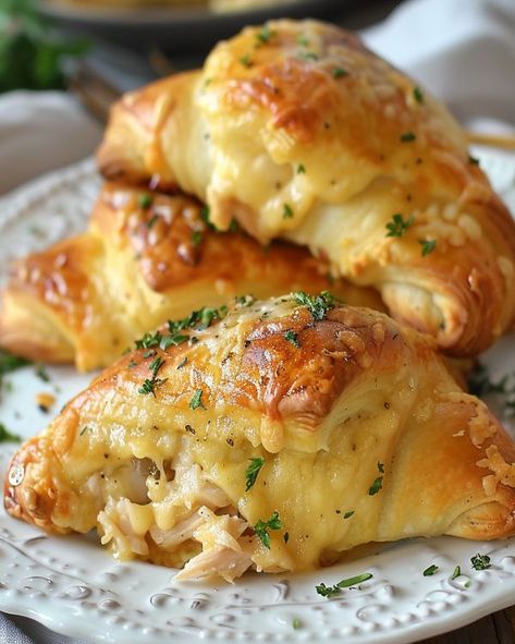 New Cheap Recipes Paninis, Essen, Dance Snacks, Chicken Stuffed Crescent Rolls, Lodge Recipes, Optimal Recipes, Awesome Sandwiches, Stuffed Crescent Rolls, Rolls Recipe Easy