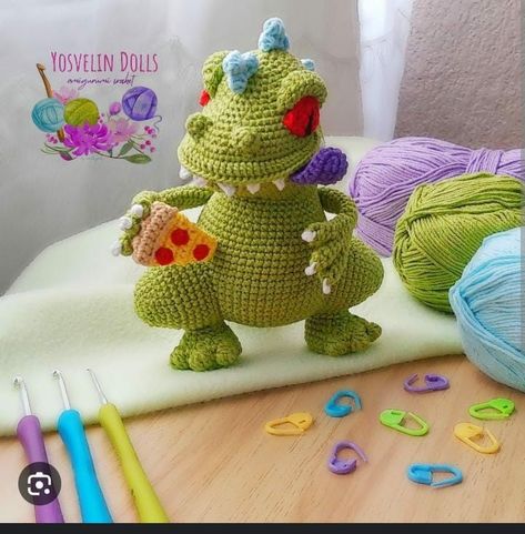 Clown Crafts, Harry Potter Crochet, Disney Crochet Patterns, Easy Crochet Animals, Crochet Dragon, Kawaii Crochet, Crochet Quilt, Fun Crochet Projects, Diy Crochet Projects