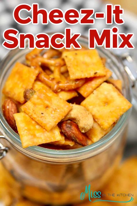 Spicy Chex Mix, Spring Eats, Salty Pretzels, Homemade Cheez Its, Easy Snack Mix, Party Mix Snacks, Seasoned Crackers, Garlic Ranch, Crunchy Snacks