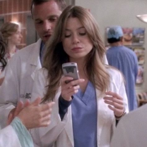 #greys #meredith #medicine Meredith Grey's Anatomy, Greys Anatomy Couples, Grey's Anatomy Doctors, Meredith And Derek, Medical School Life, Greys Anatomy Characters, Greys Anatomy Cast, Meredith Grey, Gray Aesthetic