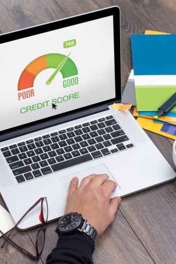 Got a credit score that needs a serious boost? It is possible to repair your own credit at home, you just need to know what to do. Today's credit repair tips that you can do right at home are easy. You'll be so glad you did them! Credit Repair Tips, Better Credit Score, Improve Credit Score, Improve Credit, Budget Help, Finance Printables, Good Credit Score, Improve Your Credit Score, Finance Organization