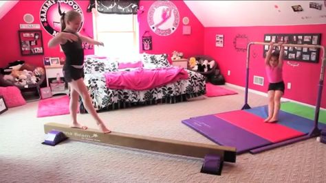 Gymnastics Room Decor, Gymnastics Bedroom, Gymnastics Room, Ideas Habitaciones, Hangout Room, Gymnastics Quotes, Gymnastics Equipment, Dance Rooms, Gymnastics Videos