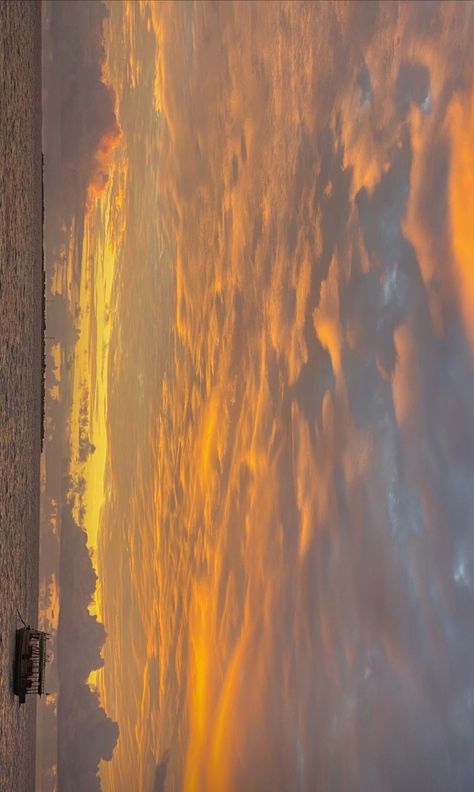 Blur Image Background, Iphone Wallpaper Fall, Cute Desktop Wallpaper, Instagram Frame Template, Sunset Nature, Sunset Wallpaper, Pretty Sky, Aesthetic Painting, Aesthetic Pastel Wallpaper