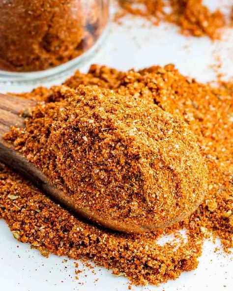 Spice up your dishes with this homemade Tex Mex Seasoning! Made from a combination of pantry staple spices. Homemade is always better! #texmex #seasoning #spice #recipe Best Chicken Taco Recipe, Tacos Crockpot, Healthy Taco Recipes, Man Recipes, Ranch Pork Chops, Pork Chops And Potatoes, Trail Mix Recipes, Jo Cooks, Chicken Tacos Crockpot