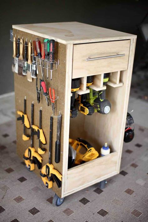 Tool Box Diy, Wood Crafting, Tool Cart, Tool Storage Diy, Diy Workbench, Workbench Plans, Diy Garage Storage, Diy Mobile, Tool Cabinet