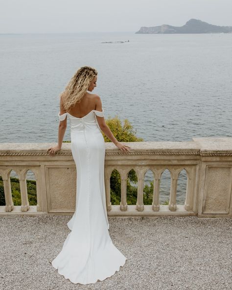 A Perfect Wedding Day on Lake Garda’s Island✨ Isabelle and Daniel chose the breathtaking landscape of Isola del Garda as the perfect backdrop for their special day. Despite less-than-favorable weather, their wedding was pure magic. The talented @csabagyorfi.weddings expertly captured the enchanting charm of Lake Garda, reflecting the couple’s love and happiness in every shot. His artistry ensured that every moment, detail, and emotion was beautifully preserved, adding an extra layer of magic... Love And Happiness, Lake Garda, Perfect Wedding, Instagram A, Special Day, Bridal Dresses, Wedding Day, Lake, Weddings