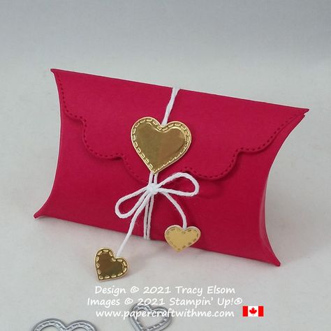 Create this table favour / treat package with heart motif using the Pretty Pillow Box and Give It A Whirl Dies from Stampin' Up! #papercraftwithme Chocolate San Valentin, Valentines Toppers, Diy Gift Box Template, Winter Christmas Scenes, Pillow Boxes, Envelope Punch Board, Fairy Gifts, Gift Box Template, Treat Holders