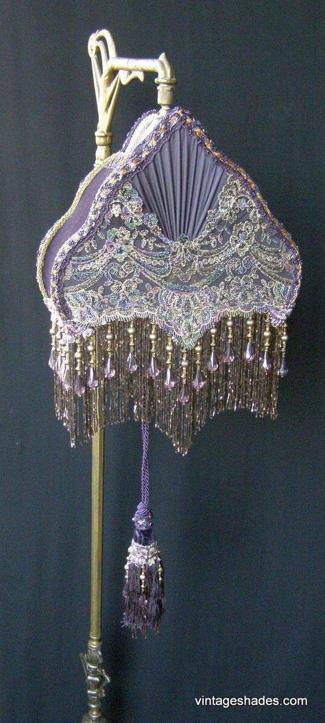 Beautiful Victorian Lamp Lampe Art Nouveau, Lampshade Shapes, Ornate Lamps, Shabby Lamp, Pretty Antiques, Amazing Lamps, Pretty Lamps, Bridge Lamp, Victorian Lamp