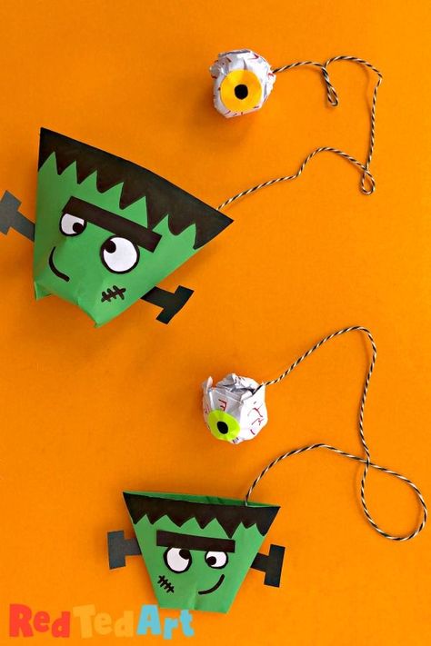 Easy Paper Cup and Ball Game for Halloween - Frankenstein and Eyeball design. What a fun and easy Origami Halloween Project for kids. Learn how to make these super simple Frankensteins and turn them into a ball and cup game. Love the flying eyeballs... or maybe make them into Frankenstein's Brains? Too funny! Love a cute paper Halloween Craft #halloween #games #paperhalloween #crafts #kids Paper Cat Craft, Origami Cup, Origami Halloween, Game Paper, Halloween Origami, Easy Origami For Kids, Halloween Crafts For Toddlers, Easy Halloween Crafts, Frankenstein Halloween