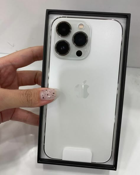 Iphone Obsession, Pretty Phone Cases, Apple Phone Case, Iphone Pro, Vision Board 2023, Iphone Accessories, Free Iphone, Apple Phone, Enter To Win