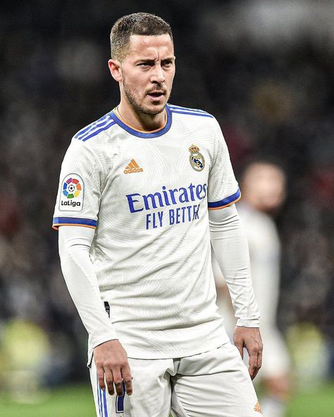 Eden Hazard Real Madrid, Hazard Real Madrid, About Football, Eden Hazard, Football Gif, European Football, Professional Football, Cadiz, Football Player