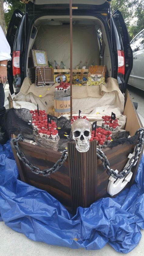 Pirate boat trunk or treat Pirate Halloween Decorations, Trunker Treat Ideas, Halloween Car Decorations, Church Halloween, Trunk Or Treat Ideas, Halloween Skeleton Decorations, Pirate Halloween, Treat Ideas, The Trunk