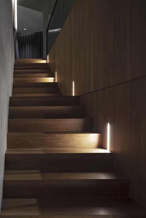 Led Light Staircase, Stairs Lighting Ideas, Stairs Interior, Stairs Lighting, Step Light, Stairs Architecture, Lounge Design, Dim Lighting, Step Lighting