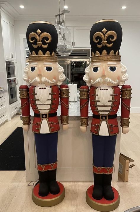 Nutcracker Makeover, White Nutcracker, Nutcrackers Display, Nutcracker Figures, Nutcracker Decor, Nutcracker Christmas Decorations, Free Painting, Vintage Nutcrackers, Christ Centered Christmas